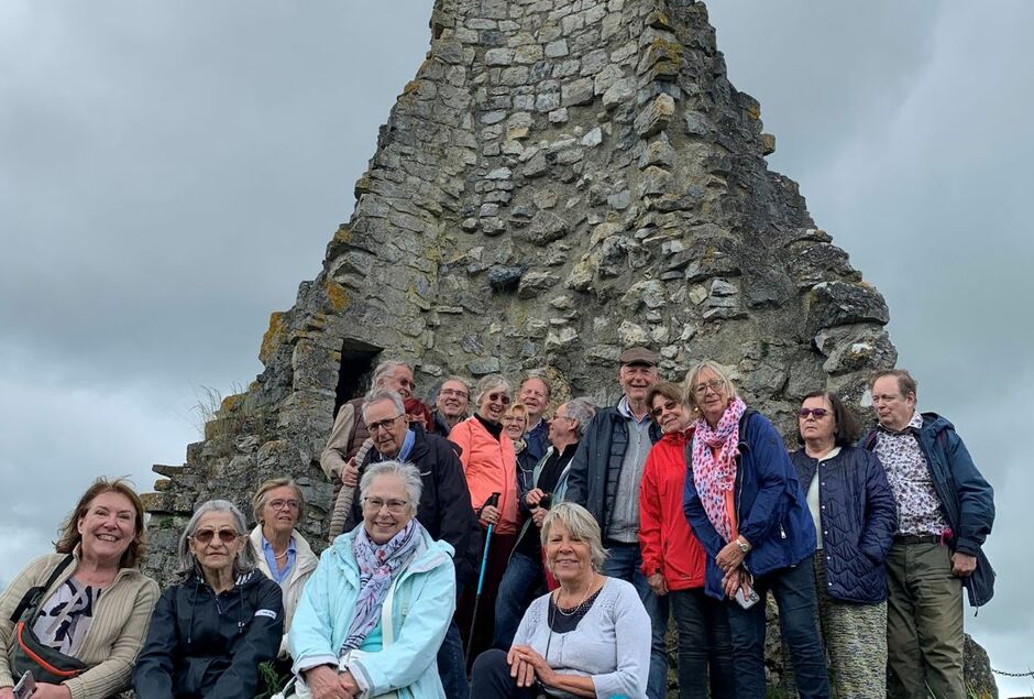 UNE VISITE GUIDEE LES RUINES DE MONTAIGLE EN V.I.P 